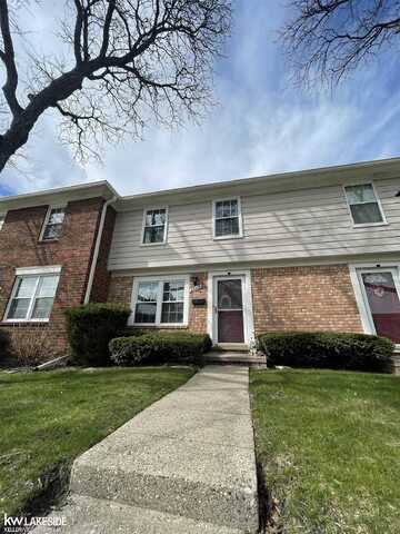 2649 S Seaton Circuit, Warren, MI 48091