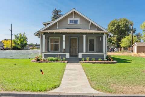 153 SW 3rd Street, Redmond, OR 97756