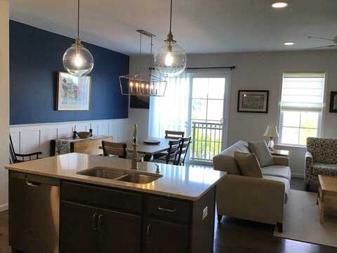 2 Mariners Way, Plymouth, MA 02360