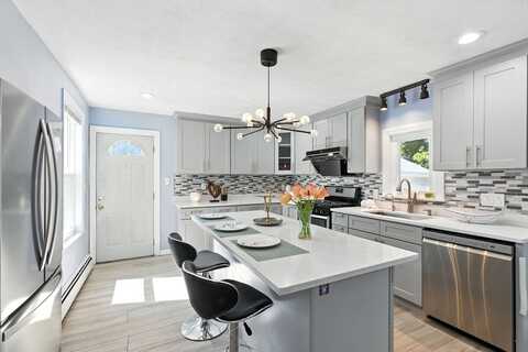 55 Warren Ave, Quincy, MA 02170
