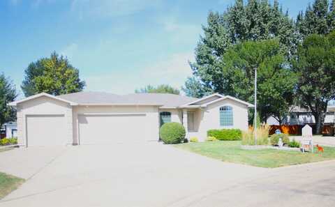909 15 1/2 Ave, Minot, ND 58701