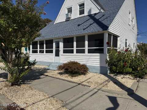 807 Grand Central Avenue, Lavallette, NJ 08735