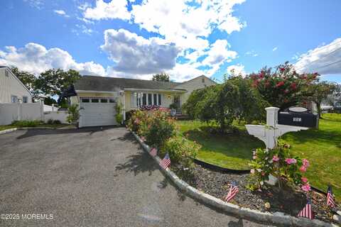 105 Midstreams Place, Brick, NJ 08724