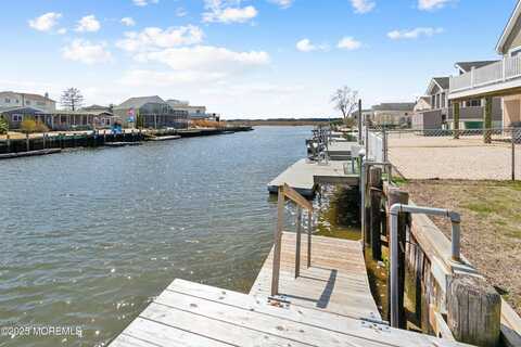 131 S Commodore Drive, Little Egg Harbor, NJ 08087