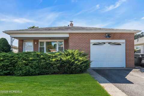 7 Tijuana Court, Toms River, NJ 08757