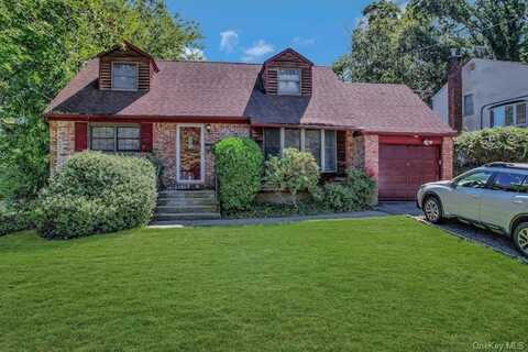 9 Hill Drive, Oyster Bay, NY 11771