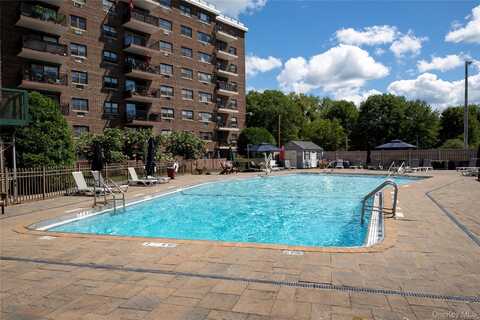 200 Diplomat Drive, Mount Kisco, NY 10549