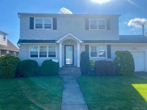 1057 Grand Boulevard, Westbury, NY 11590