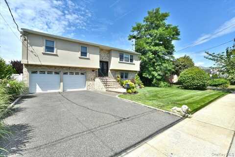 2770 Lincoln Boulevard, Merrick, NY 11566