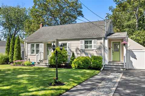 54 Rowland Street, Patchogue, NY 11772