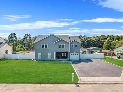 48 Walnut Street, Coram, NY 11727