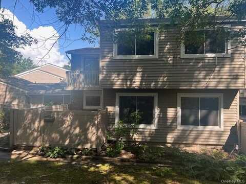 228 Springmeadow Drive, Holbrook, NY 11741