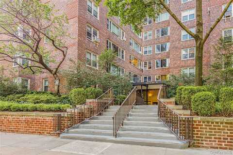 900 W 190 Street, New York (Manhattan), NY 10040