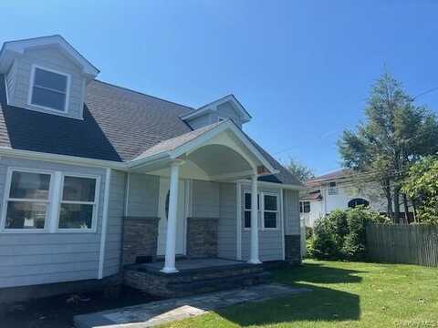 3 Ramsey Road, Commack, NY 11725