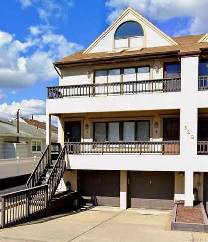 639 E Broadway, Long Beach, NY 11561