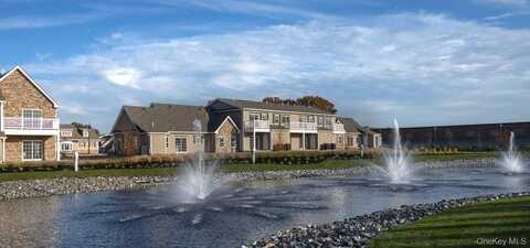 91 Sunlight Walk, Holbrook, NY 11741