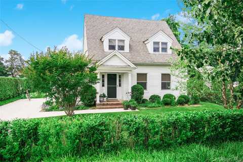 13 Bell Street, Bellport, NY 11713