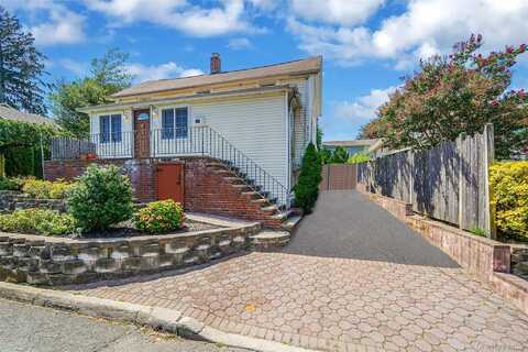 40 Valentine Avenue, Glen Cove, NY 11542