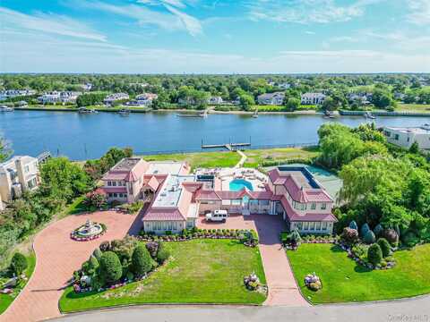 30 Heron Drive, Hewlett Bay Park, NY 11557
