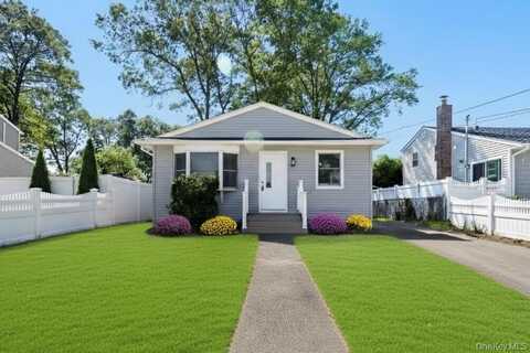 792 Glendale Road, West Babylon, NY 11735