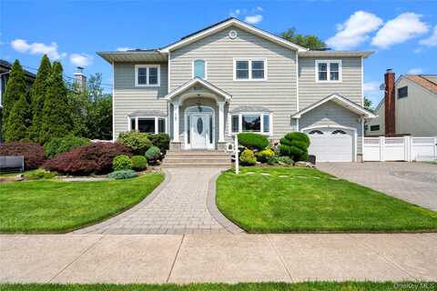 15 Cedar Drive, Plainview, NY 11803