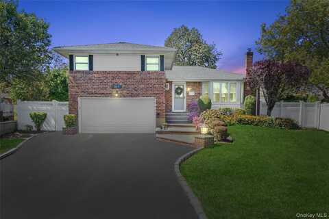 1144 Greenway Court, Seaford, NY 11783