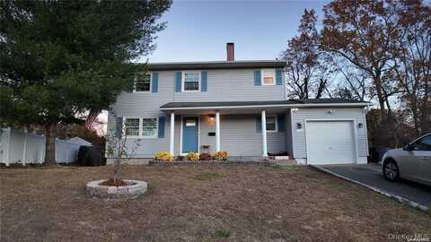 11 Greenmist Drive, Ronkonkoma, NY 11779