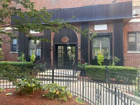 15501 90th Avenue, Jamaica, NY 11432