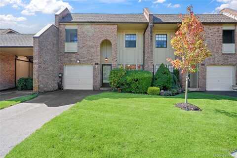 8 Southgate Circle, Massapequa Park, NY 11762