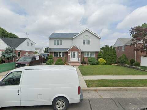 922 N 1st Street, New Hyde Park, NY 11040