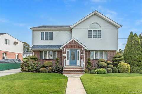 922 N 1st Street, New Hyde Park, NY 11040