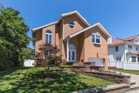 257 E Olive Street, Long Beach, NY 11561