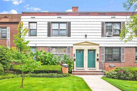 70-47a Park Drive E, Flushing, NY 11367