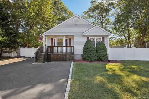205 Crystal Brook Hollow Road, Port Jefferson Station, NY 11776