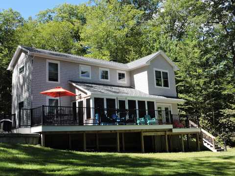 7 Juniper Circle, Bridgton, ME 04009