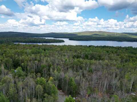 31 Overlook Drive, Lincoln, ME 04457