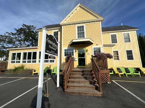 30 York Street, Kennebunk, ME 04043