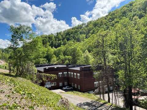 97 Coaldigger St., GARY, WV 24836