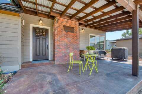 807 Honey House Lane, Corvallis, MT 59828