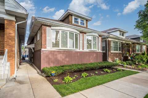 4937 N Tripp Avenue, Chicago, IL 60630