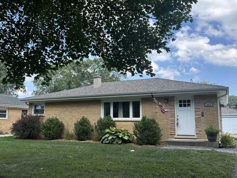 1317 N Mitchell Avenue, Arlington Heights, IL 60004