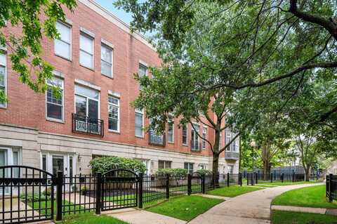 813 W University Lane, Chicago, IL 60608
