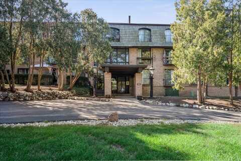 600 W Russell Street, Barrington, IL 60010