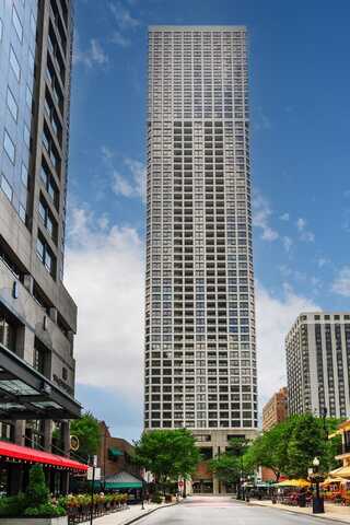 1030 N State Street, Chicago, IL 60610