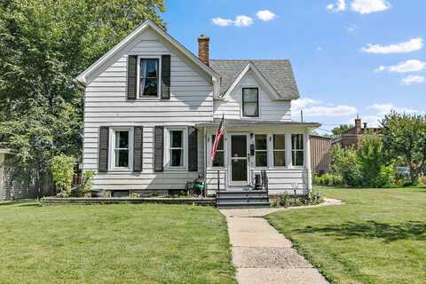 318 S 8th Street, DeKalb, IL 60115