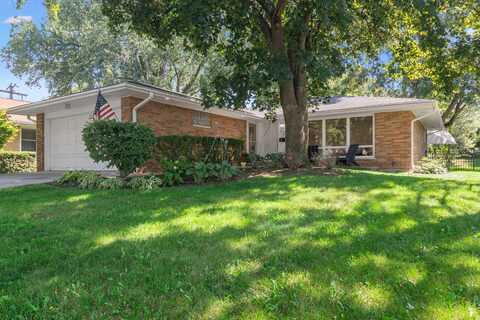 123 Monument Avenue, Barrington, IL 60010