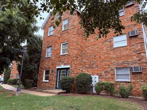4408 W Shamrock Lane, McHenry, IL 60050