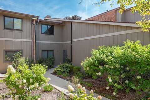 2s409 Emerald Green Drive, Warrenville, IL 60555