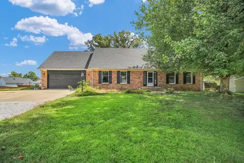 10 Dunlap Woods, Sidney, IL 61877
