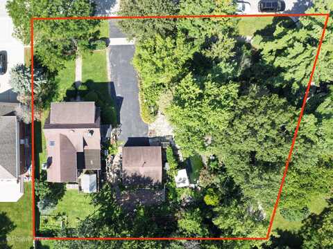 245 Middaugh Road, Clarendon Hills, IL 60514